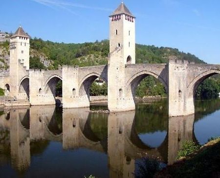 Hotel Restaurant Du Tourisme Latronquière エクステリア 写真