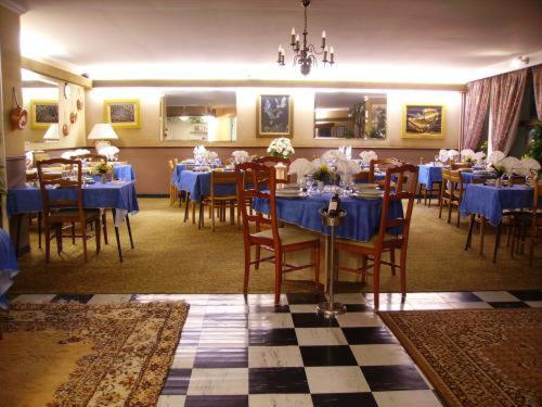 Hotel Restaurant Du Tourisme Latronquière エクステリア 写真